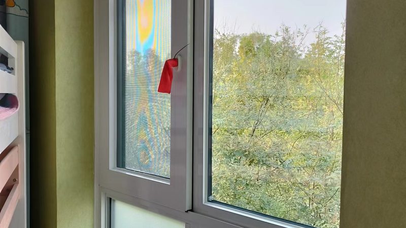 断桥铝门窗五金合页与铰链：功能与区别解析**